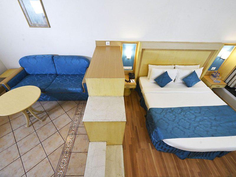 63A24ACB2D0567B6FEE014CC36541920