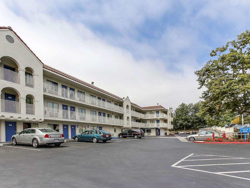 71B2A6D06975B4487F4118BA5D0C252B