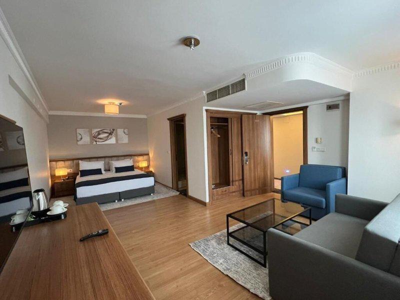 3ECF8D0F5ADF0C8B1C4FA4A2720029DE