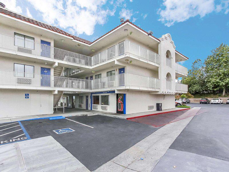 3AFD7B1B5243FEB483399810B73A1D1D