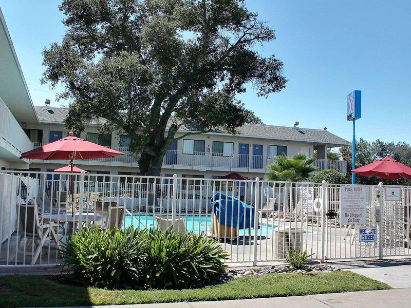 0415B07EB70E202A842D1A2ADBDCAB7B