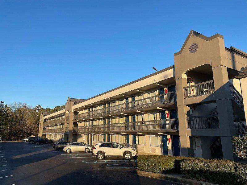 ADFBF1E1C739B59D16D968E9FEA352C1