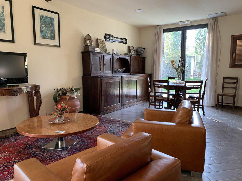 E9E4EA09E40C059E05FF00A30BE2D3B7