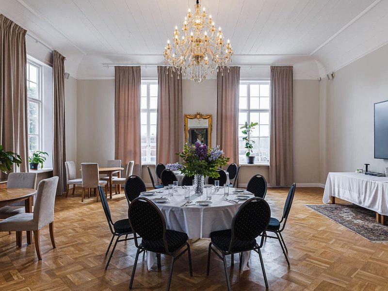 6819AF02FB778ED175F5A21615425EFB