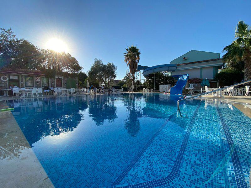 FE6DD28367C7EAA95B1CDC653CCF361B