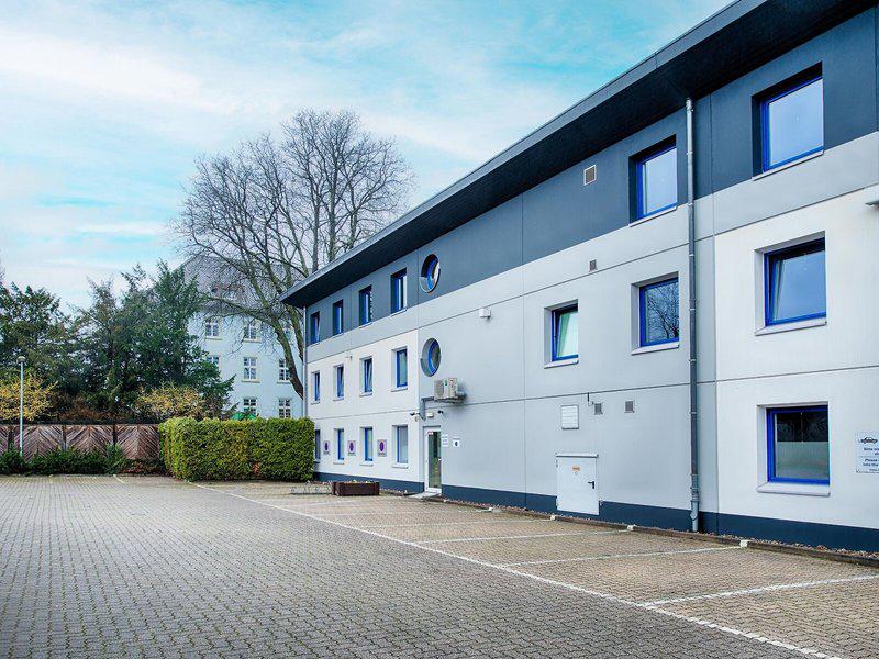 2E0DA73D810EDA6557BBE372DA057DEC