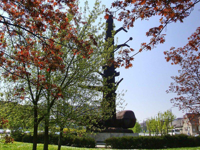 186CEFF227A856DE5537B9D38ED1C3BA