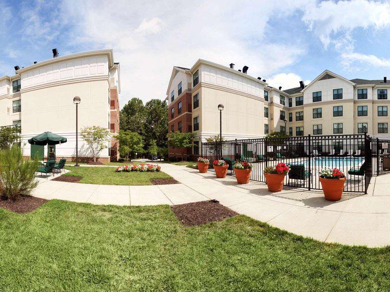 B2AC6EE5A303ADA79C102090705EEF4B