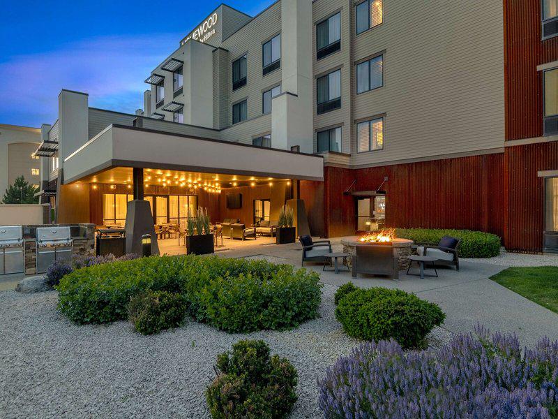 42EF9FC8B841CA98BBD8C4C72DB628DF