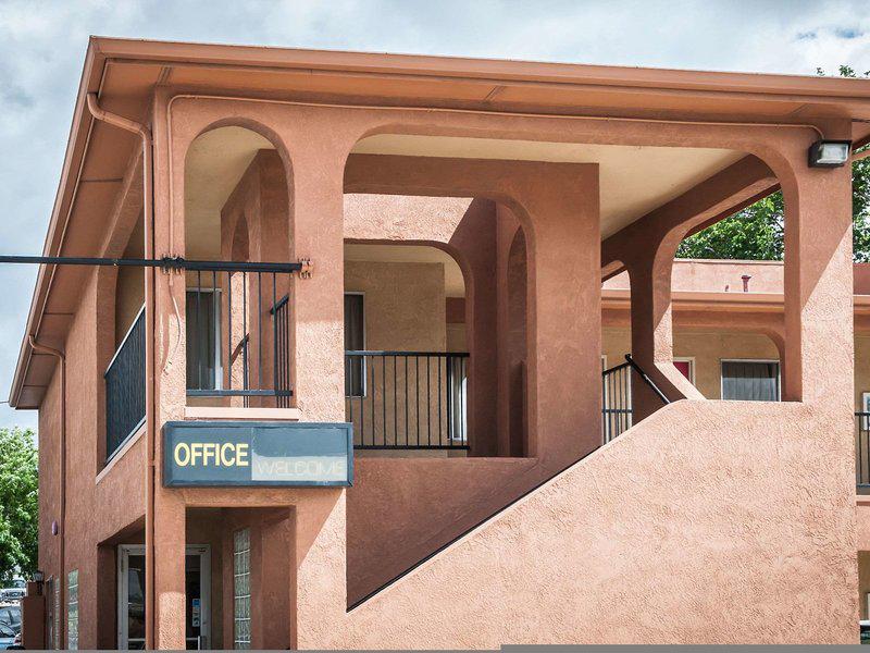 0440BAE40A4104C967D8B9B20250D3DE