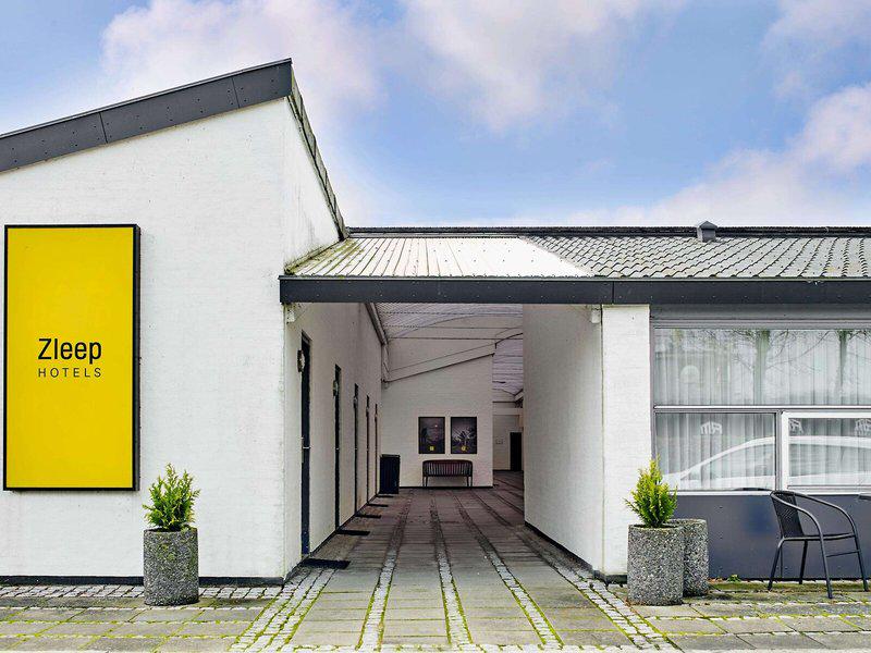 8B242B7EBBAA75C27B2CEAFAA41584D1