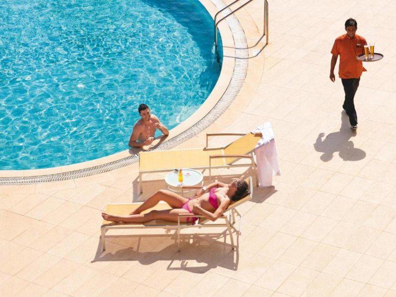 93AA2E5828E0C1DACB462854A2C5F947