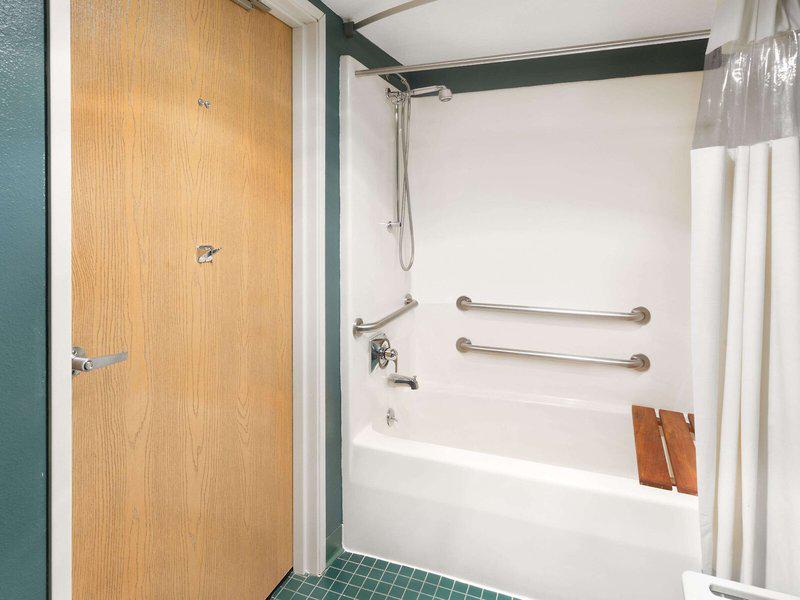 DF880F49FA0E785DA50BB9FAF5A03989