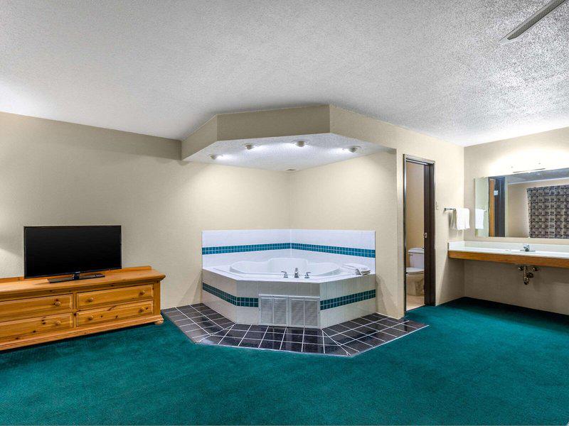 EECA4747074D0884DADD7C2142C19714