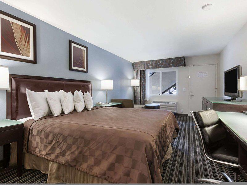 29717C3028CC9B84F294DFA423EF1A7D