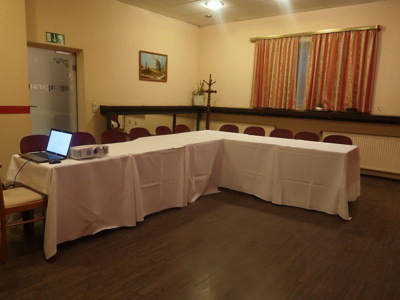 D369E2A5C8970F21B701514F0F5D0A66