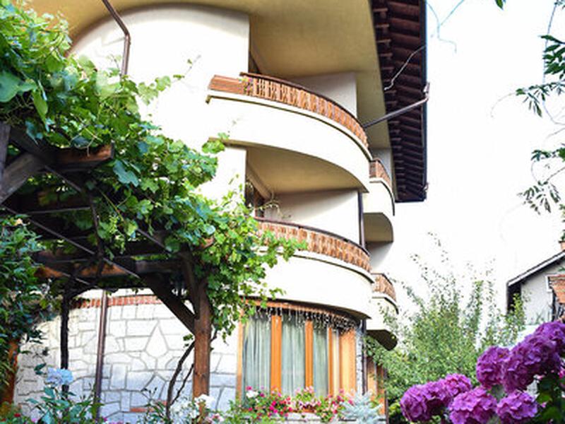 9549E10BC8E64831E216119D7A144AE6