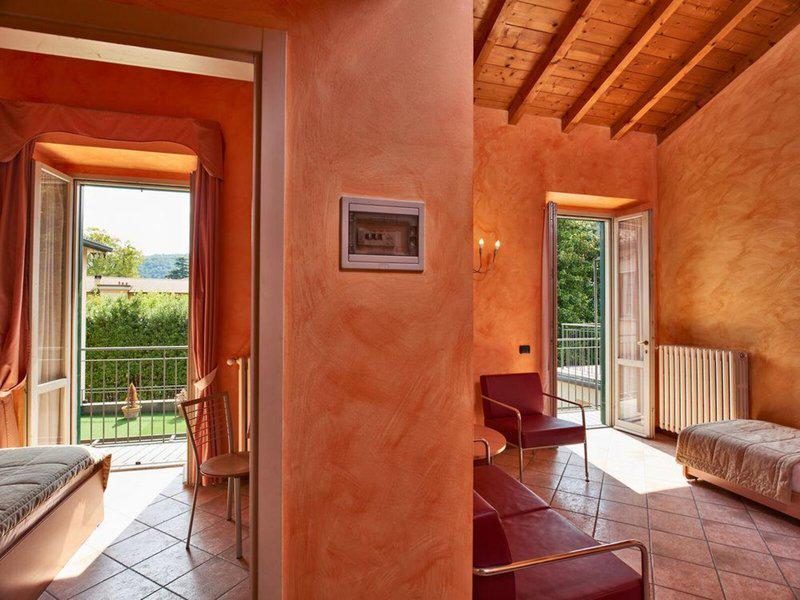 9CE7AE7C9858496207F67AFF3BB63F5B