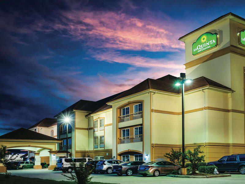 E4B24F180A7A50265E3A9F66DA97693E