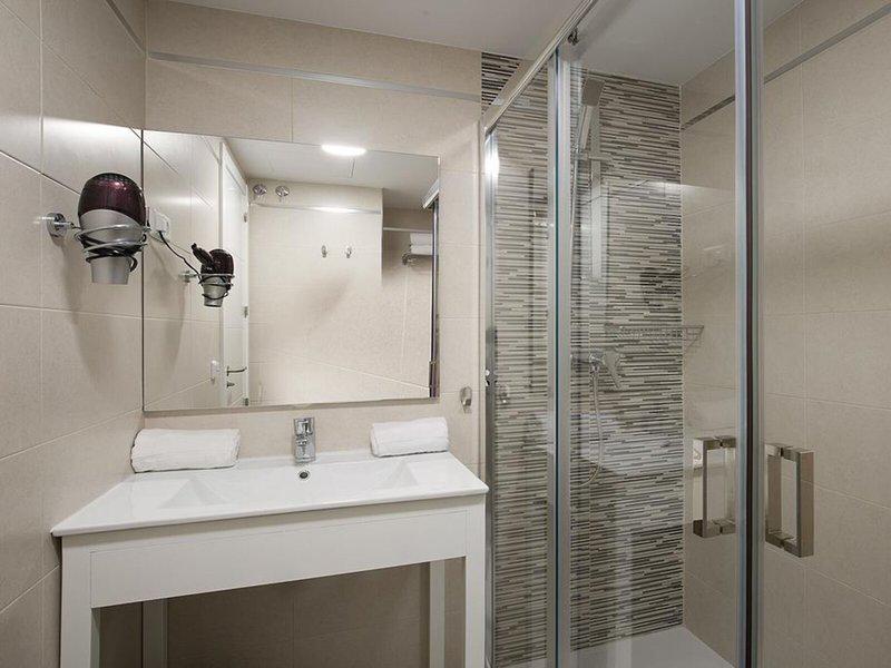 0FD3E302A5703EF275091AA9D1EA19DE