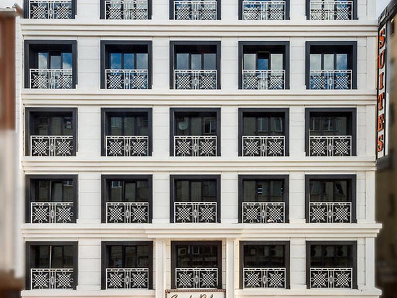 96C5C4A6E46BB17BD52AD55A71862566