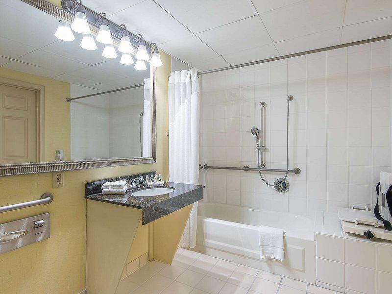 B17163602132A6637C52A97498A4BC8A