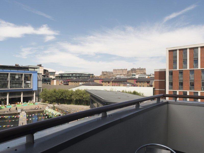 6B8BC0C86B8D0051EAA5472F5C40E14A