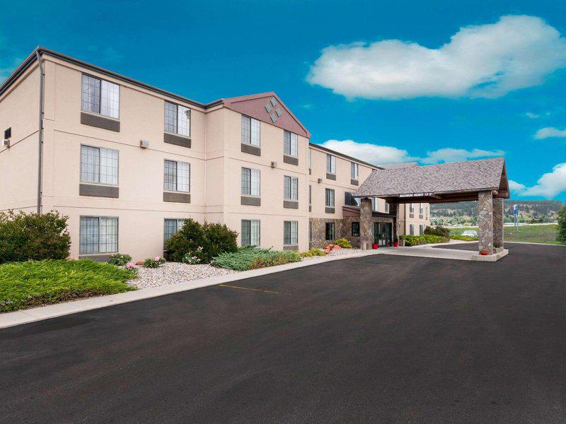 915AA27568EEC30E0413EADC8D0B7C38