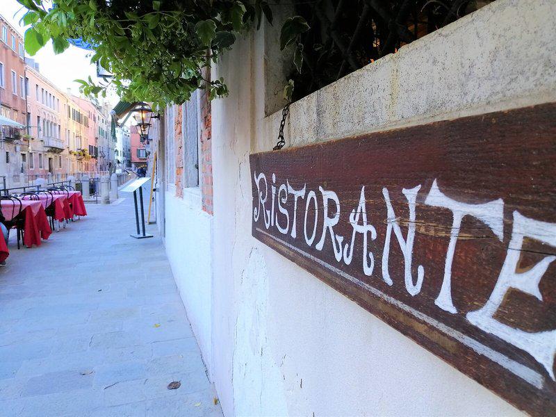 2C13D4F821272F6BEDABEF73275A0E25