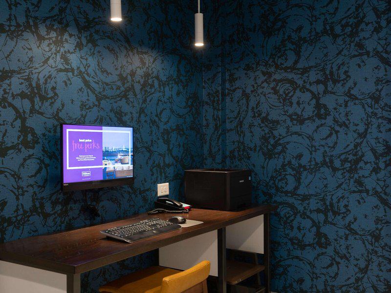 18B7DDDA69BF937D6EB5B65DA7367D51