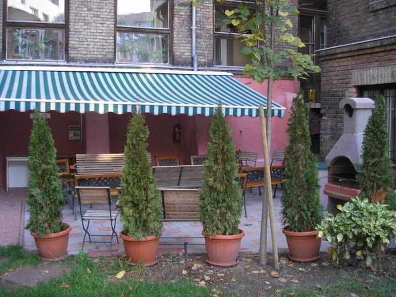 EE2DF5C58E2090C92CA663CF40E4F359