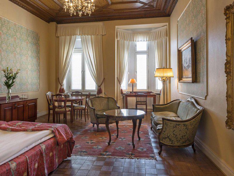 B8C0684DF5F0FF4372F63F503DC49332