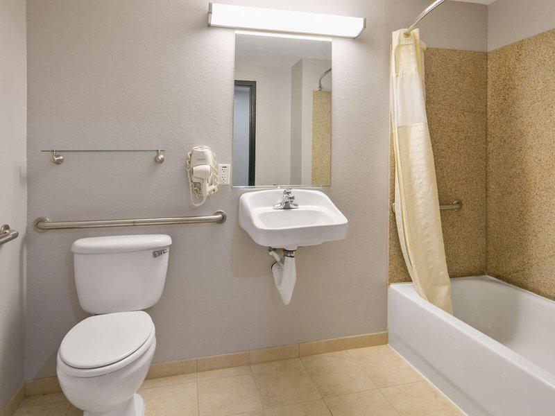 EF0472E08E4A09AE35A928D8177337F7