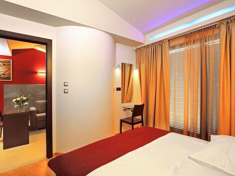 EF8EF6132B037BC04AE7F63DFFFD4D9D