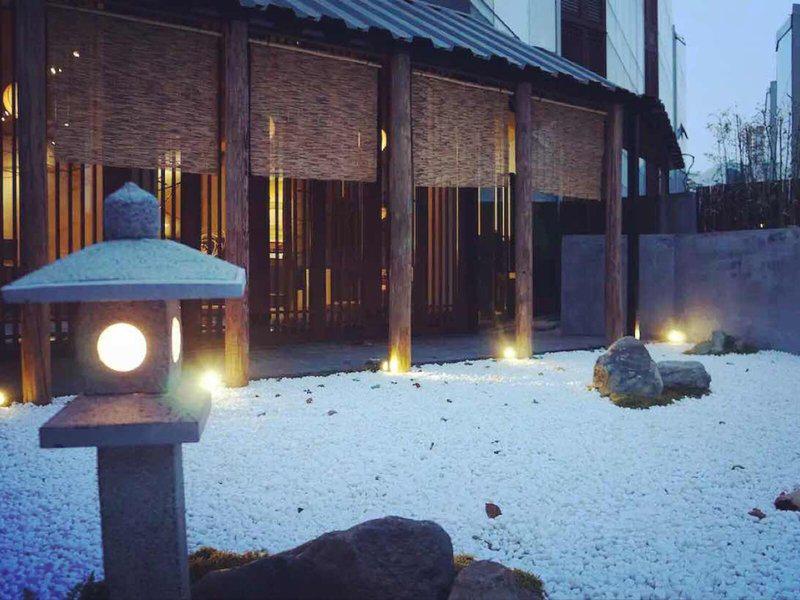 F2464F3C9D428602FA2FA8143751671E