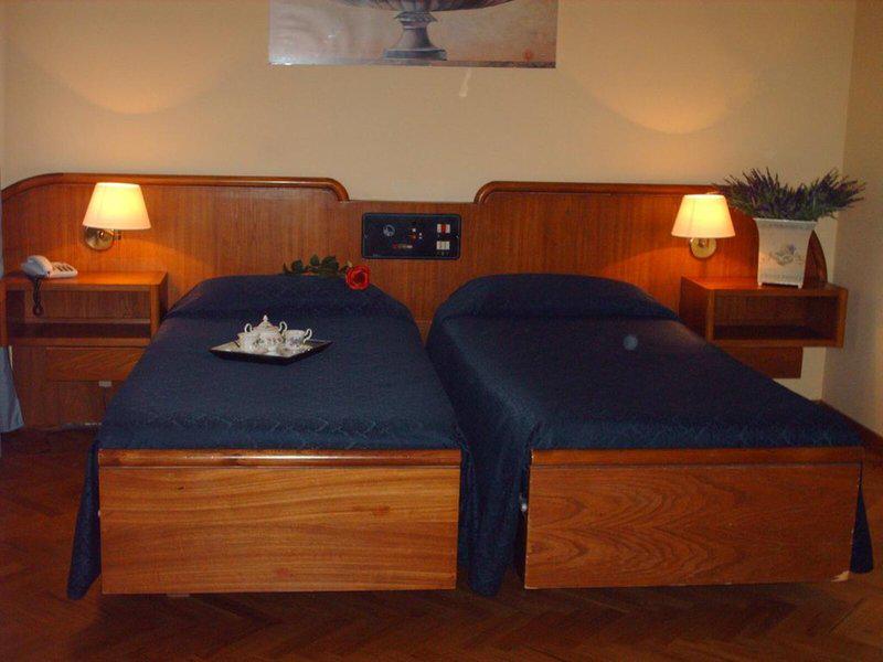 EFEDE1ED3EDF2D23B9E594E579C816D8