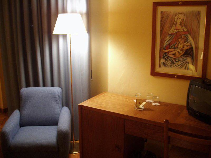 204799BA0014DED83AFA68E4388E874D