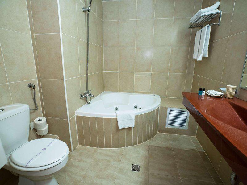 A9652A1202B437FF7D5565D28AF36478