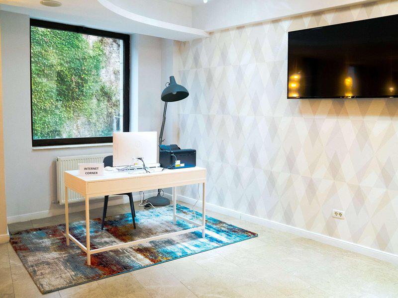 116105AFF0254BCD6C901A4268A1FF82