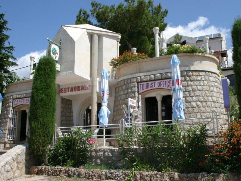 555B42A3C247ECD64DECA7A0E7C74C65