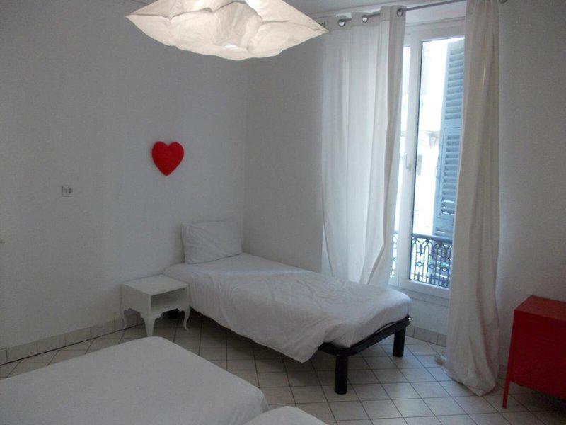 994DE8BE043B1BB5282BD5AC845C1B15