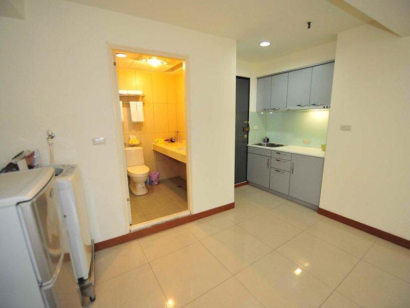 DB04CFC582BB30E2A8D928945458ECF9