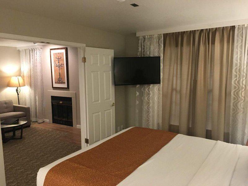 4C9367DE05CDE8E37BB6EABBC6AF577E