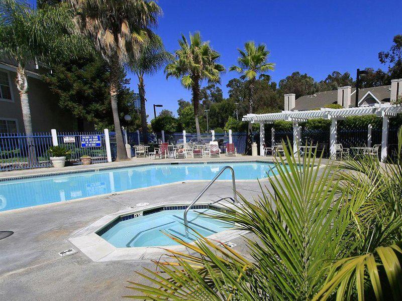 03DD126B1A50E8615ECD1BF84542FBDB