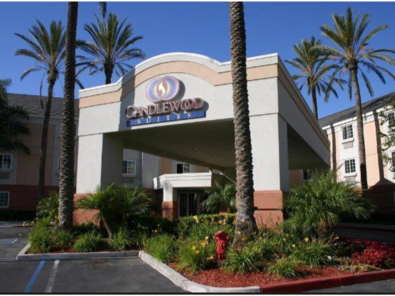 DC28AA60F9605310F2A7C9EB5E118363