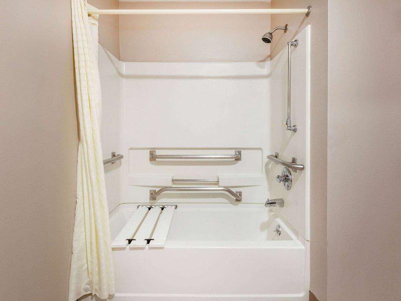 6E1963E6EE86B517D3C78C9B553C6E19