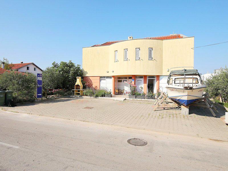 930855AC6FB8B8E1F2A59C0D296CDD74