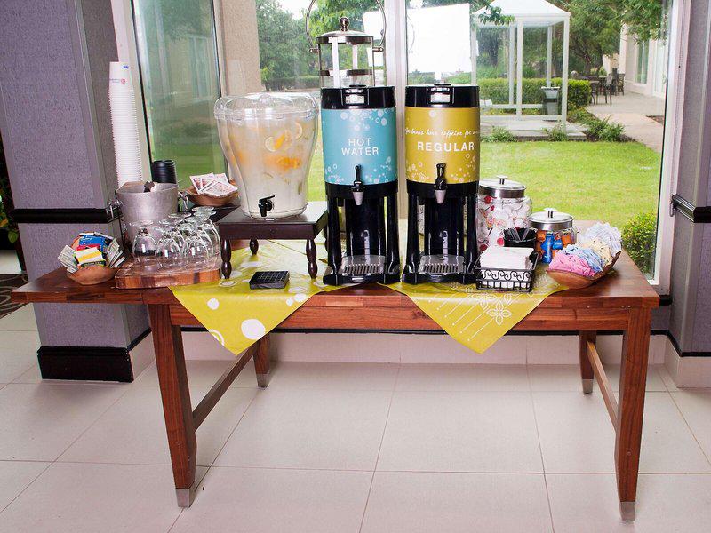 E9EAC6E81445DCD2FDF4EF3E68255806