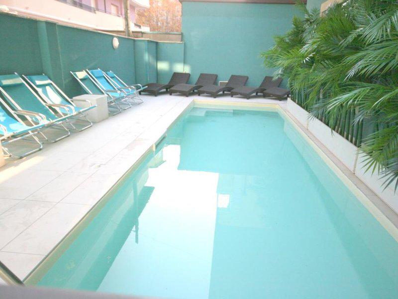 BDFE901EAE64289387CB08CCDACE83E0