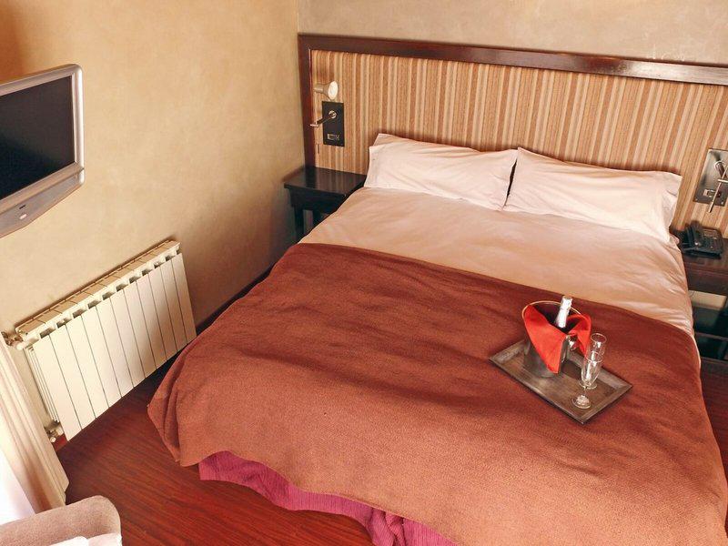 241F6A317489D989FCC73E5D7C083DF8